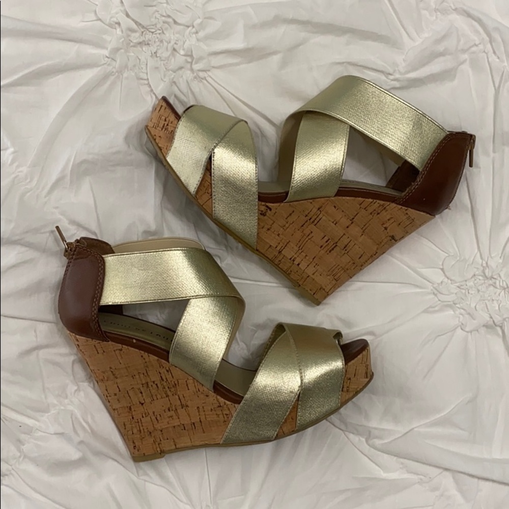 Gold wedges